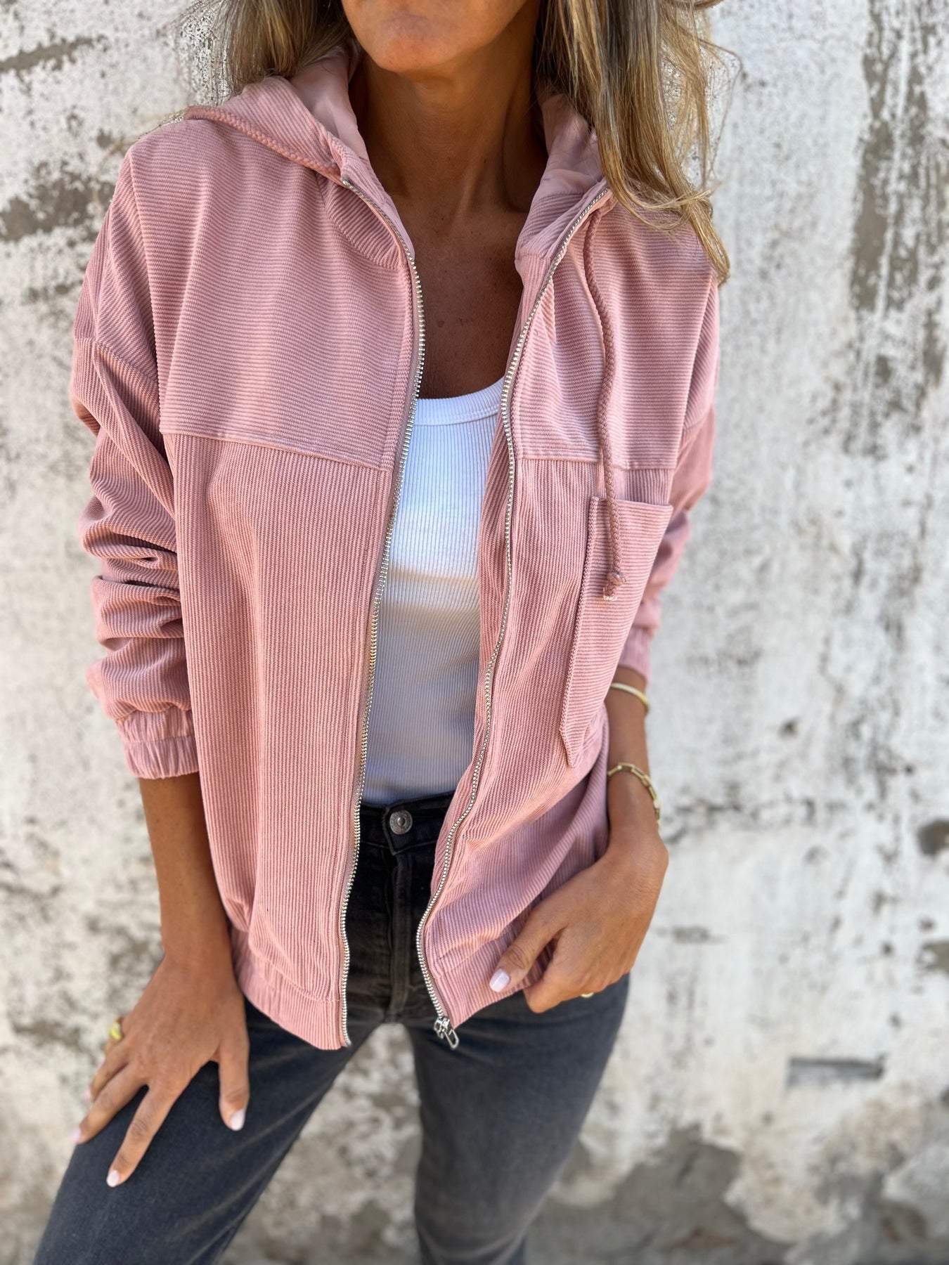 LILA – Lässige Jacke mit Kapuze