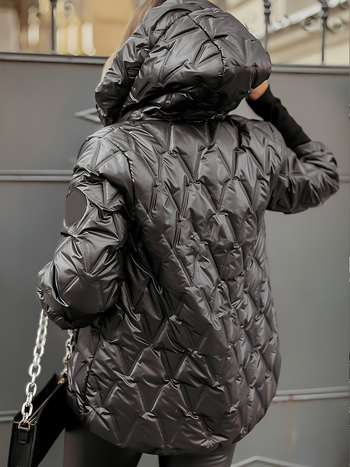 ARIA – Langärmelige Jacke mit Kapuze