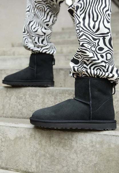 KLASSISCHE MINI | STIEFELETTE