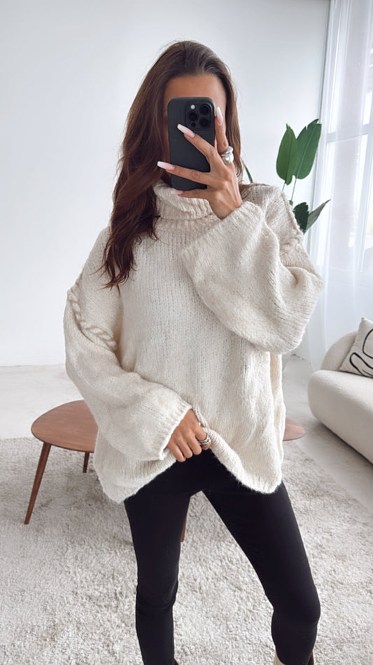 Rollkragenpullover mit farblichen Akzenten / wollweiß - beige Art. 8153