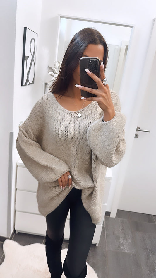 Kuscheliger Oversize-Pullover mit V-Ausschnitt / beige Art. 8188