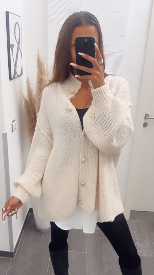 Strickcardigan mit goldenen Knöpfen / wollweiß Art. 6929